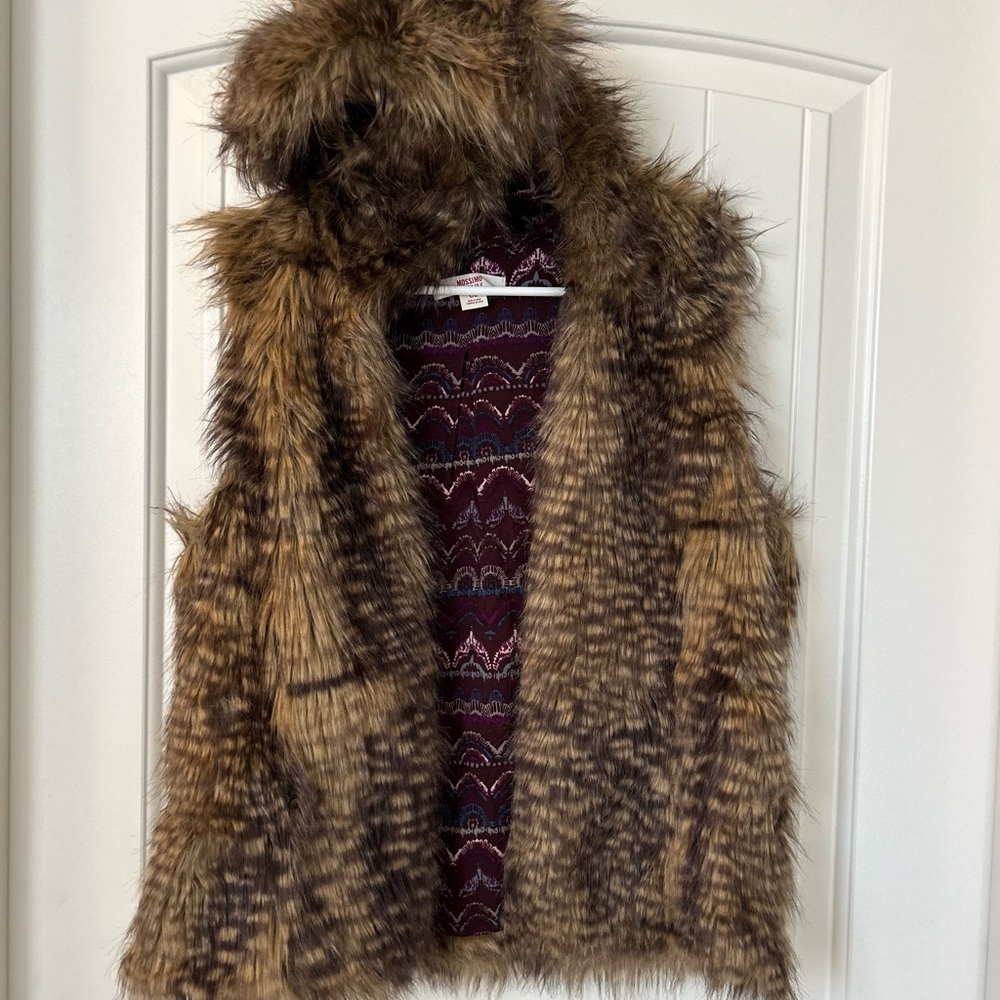 Mission Faux fur Vest with hood